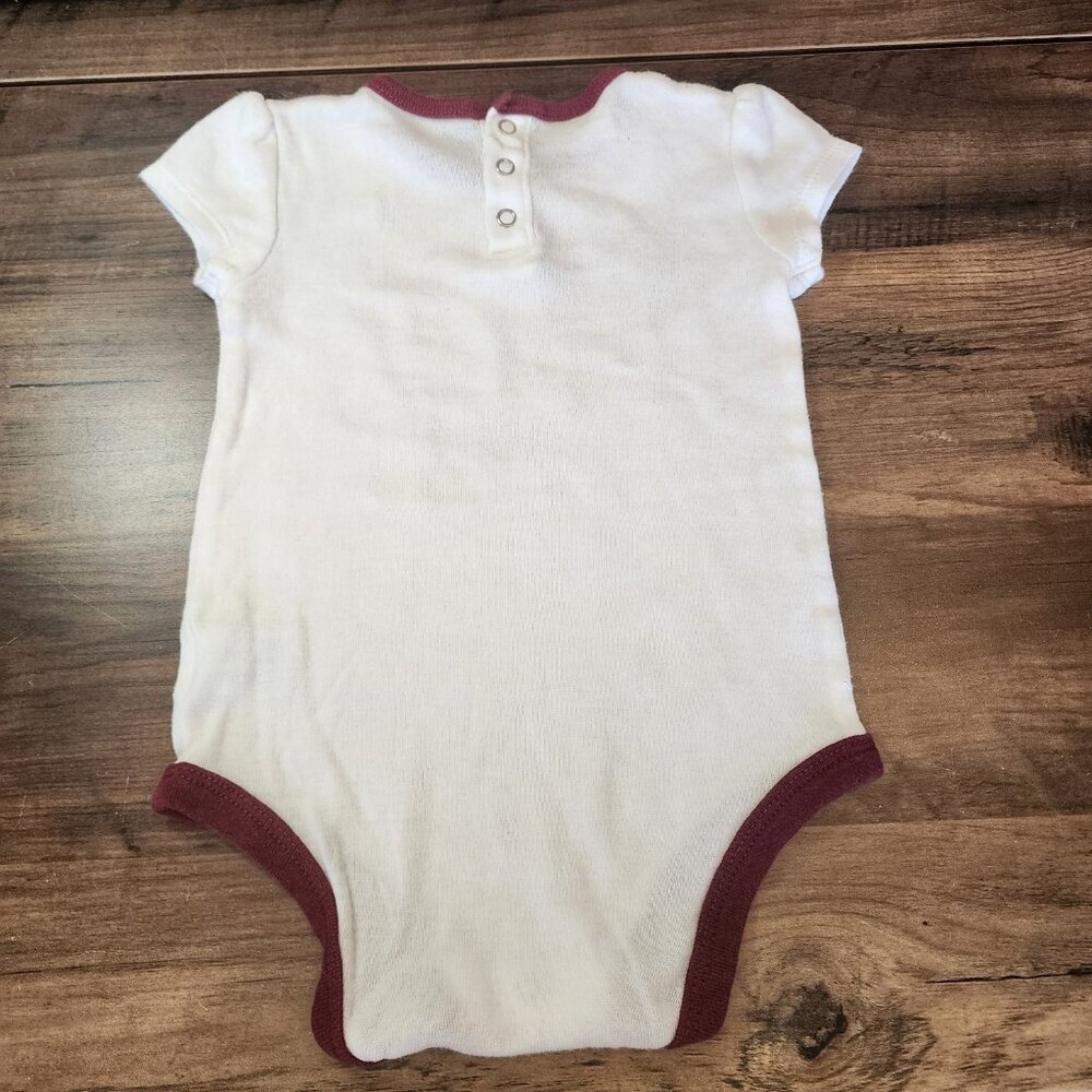 Minnesota Girls Love Their Golden Gophers Baby Bodysuit Size 6-9 Months NCAA - Picture 8 of 11
